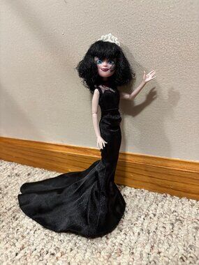 Hotel Transylvania Mavis Doll